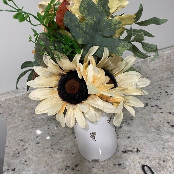 -‎ Ceramic fall themed vase with artificial flower arrangement - Picture 2 of 4